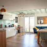 High Standing Swimming Pool 3 Min Away *