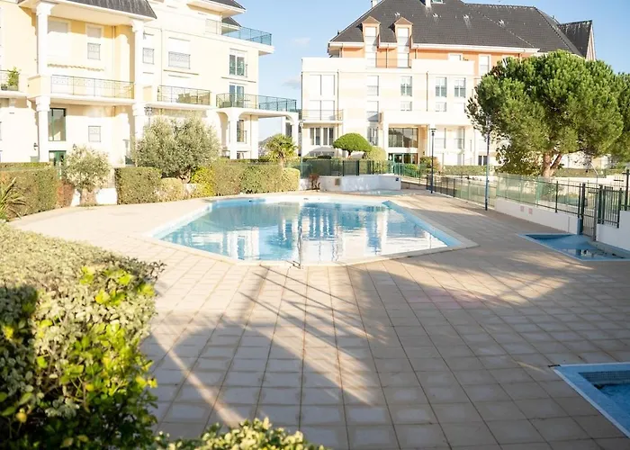 High Standing Swimming Pool 3 Min Away 公寓 *