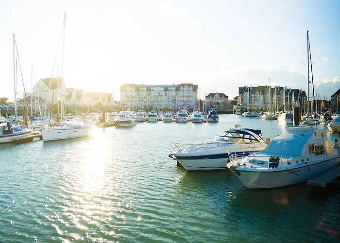 High Standing Swimming Pool 3 Min Away 滨海迪沃