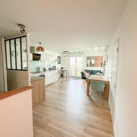 High Standing Swimming Pool 3 Min Away