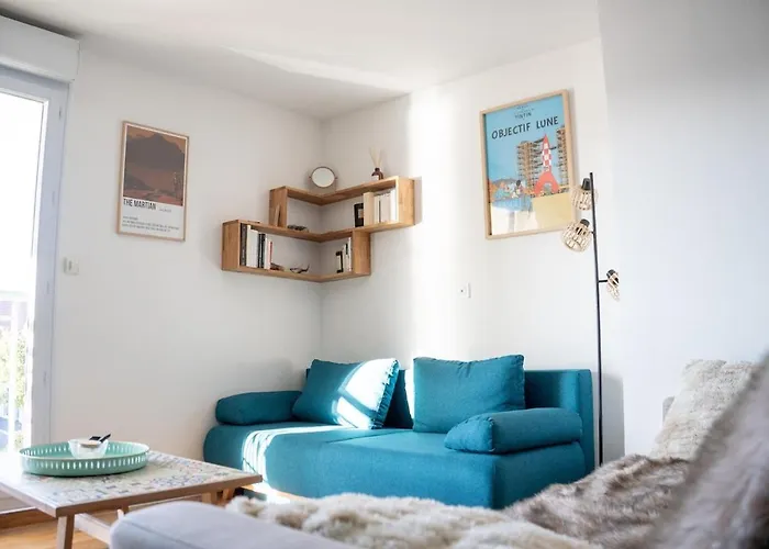 High Standing Swimming Pool 3 Min Away