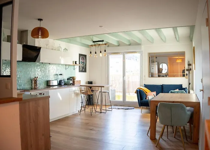 High Standing Swimming Pool 3 Min Away *